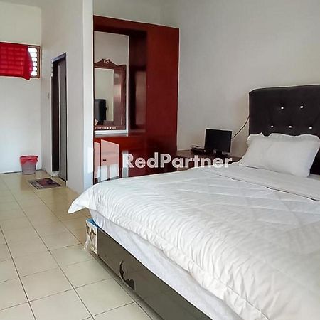 Bernard Guest House & Resto Redpartner Ambarita Exterior foto