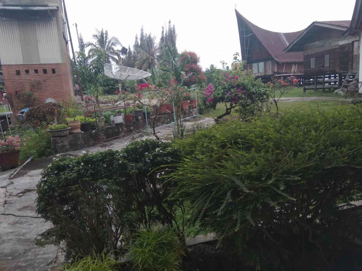 Bernard Guest House & Resto Redpartner Ambarita Exterior foto